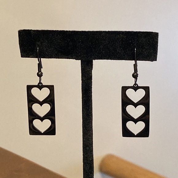 NWOT - Skyrim Black Heart Rectangle Stainless Steel Geometric Dangle Earrings - Picture 2 of 6